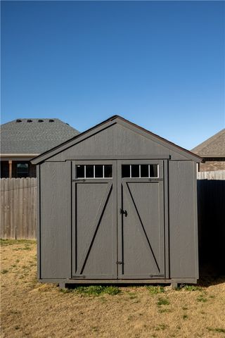 1011 Fair Oaks Street, Tontitown, AR 72762