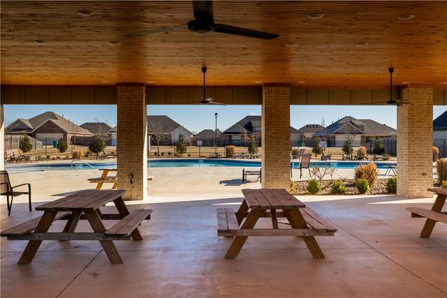 1011 Fair Oaks Street, Tontitown, AR 72762