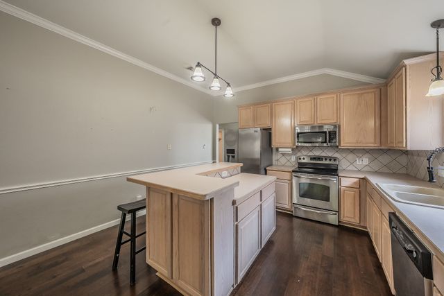 520 Kelley Court, Fort Worth, TX 76120