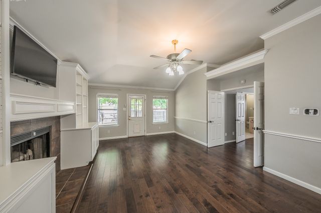 520 Kelley Court, Fort Worth, TX 76120