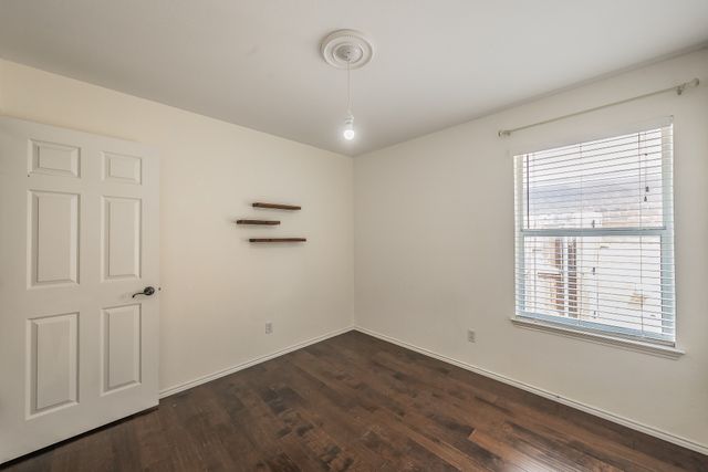 520 Kelley Court, Fort Worth, TX 76120