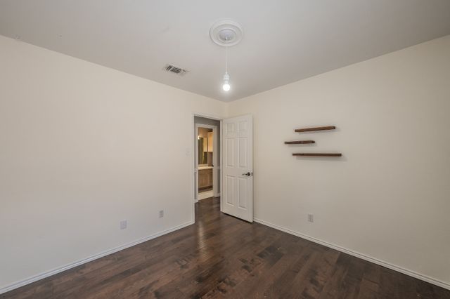 520 Kelley Court, Fort Worth, TX 76120