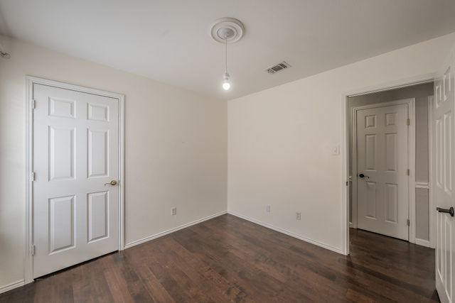 520 Kelley Court, Fort Worth, TX 76120