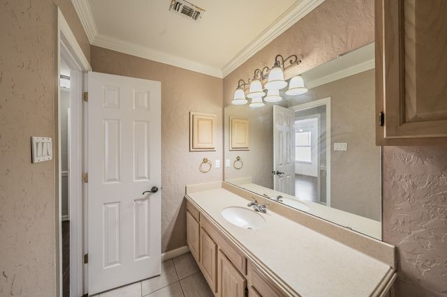 520 Kelley Court, Fort Worth, TX 76120