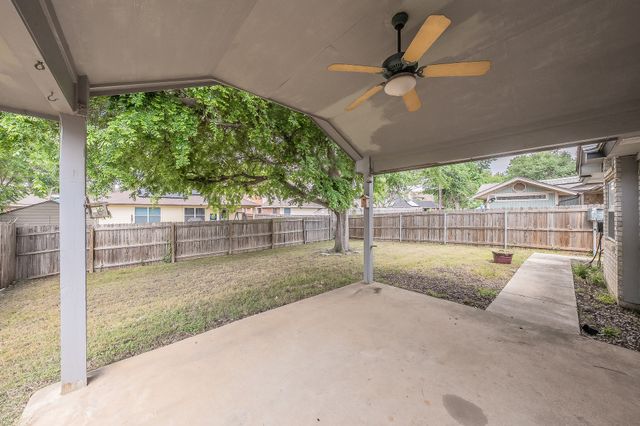 520 Kelley Court, Fort Worth, TX 76120