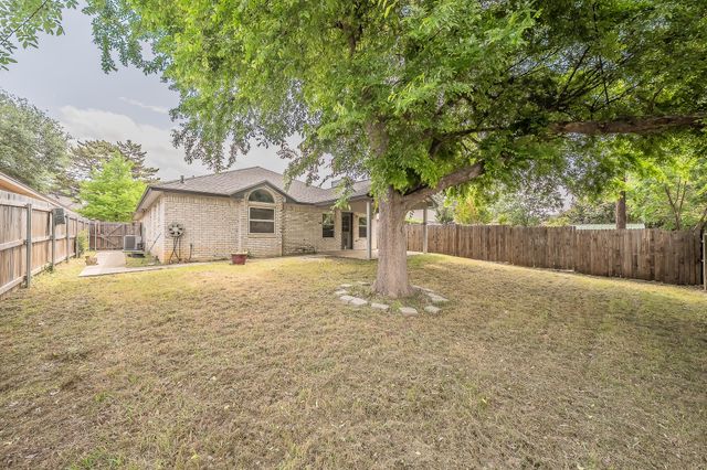 520 Kelley Court, Fort Worth, TX 76120