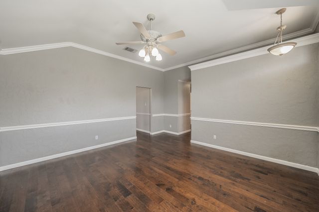 520 Kelley Court, Fort Worth, TX 76120