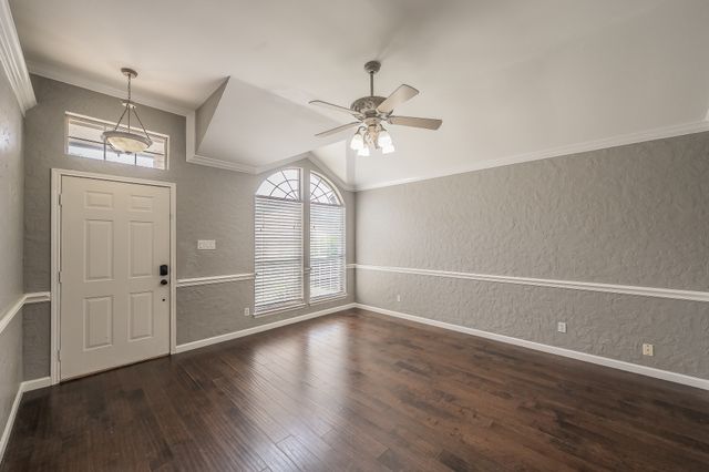 520 Kelley Court, Fort Worth, TX 76120