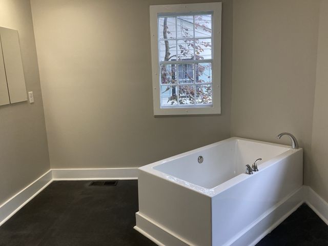 1402 Clarke St, Old Hickory, TN 37138