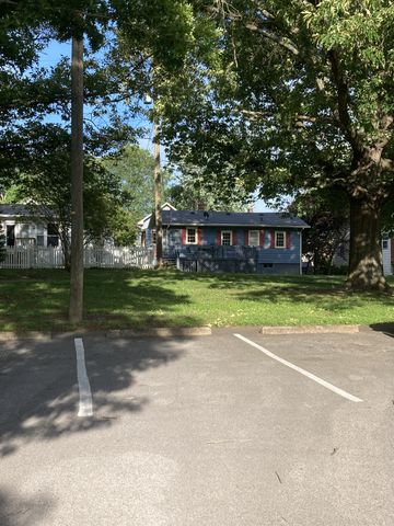 1402 Clarke St, Old Hickory, TN 37138