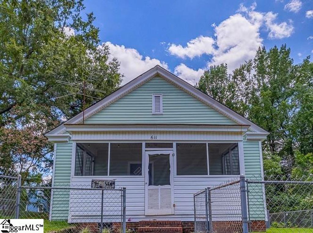 611 Round Street, Woodruff, SC 29388