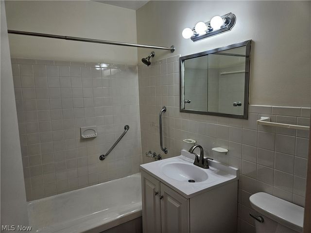 11850 Edgewater Drive 1007, Lakewood, OH 44107