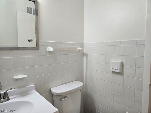 11850 Edgewater Drive 1007, Lakewood, OH 44107