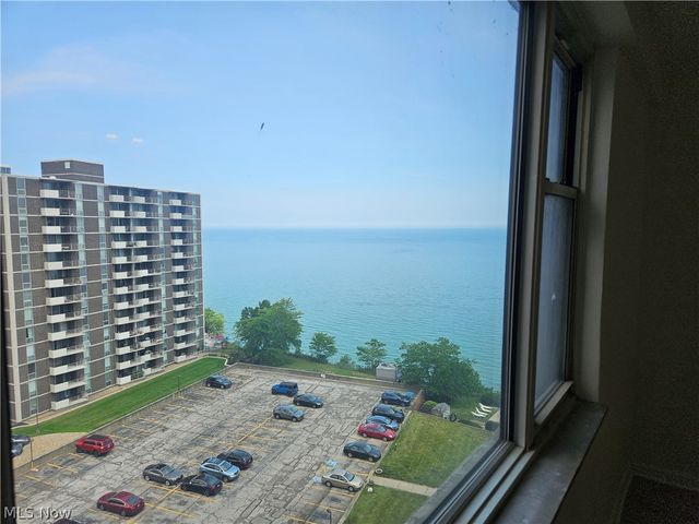 11850 Edgewater Drive 1007, Lakewood, OH 44107
