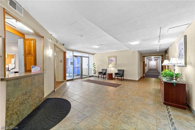 11850 Edgewater Drive 1007, Lakewood, OH 44107