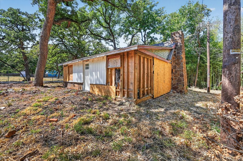 203 E 9th Street, Shady Shores, TX 76208 — photo 5