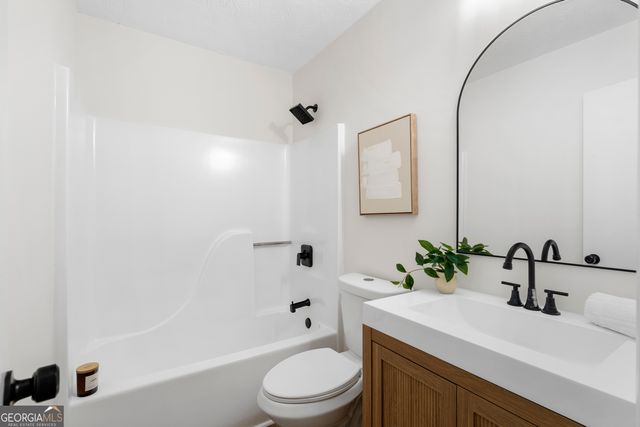 5680 Princeton Oaks Drive, Sugar Hill, GA 30518