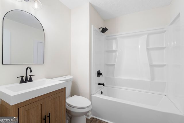 5680 Princeton Oaks Drive, Sugar Hill, GA 30518