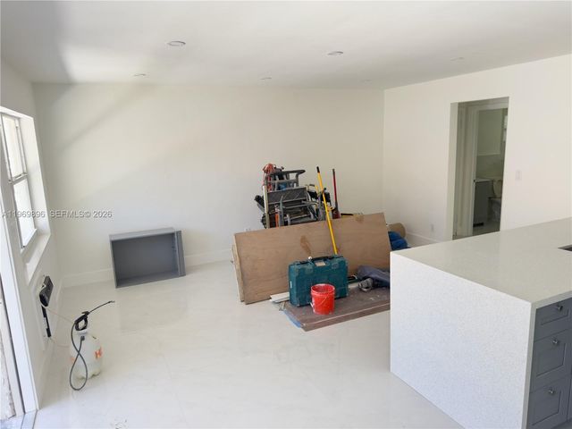 2191 NE 167th St 4, North Miami Beach, FL 33162