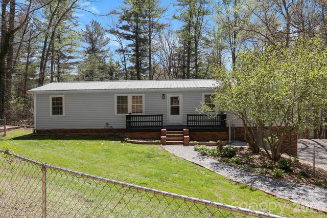 5 Country Road, Hendersonville, NC 28791