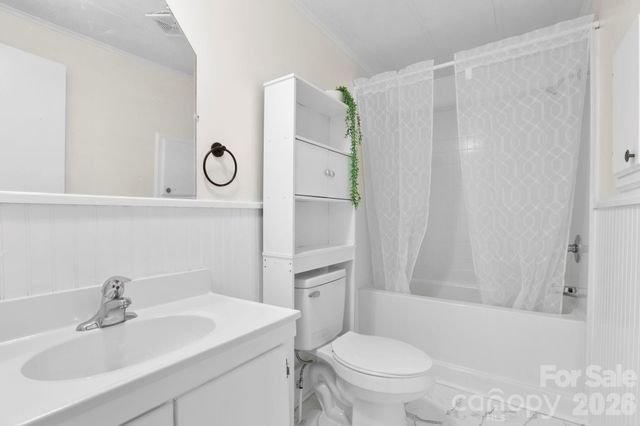 5 Country Road, Hendersonville, NC 28791