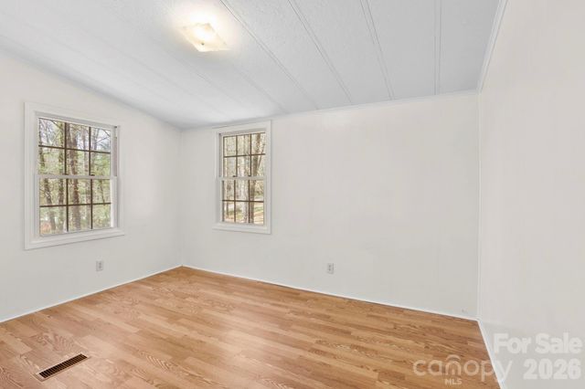 5 Country Road, Hendersonville, NC 28791