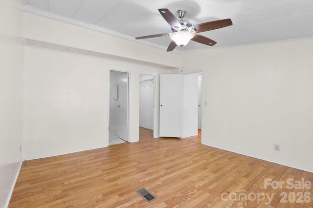 5 Country Road, Hendersonville, NC 28791