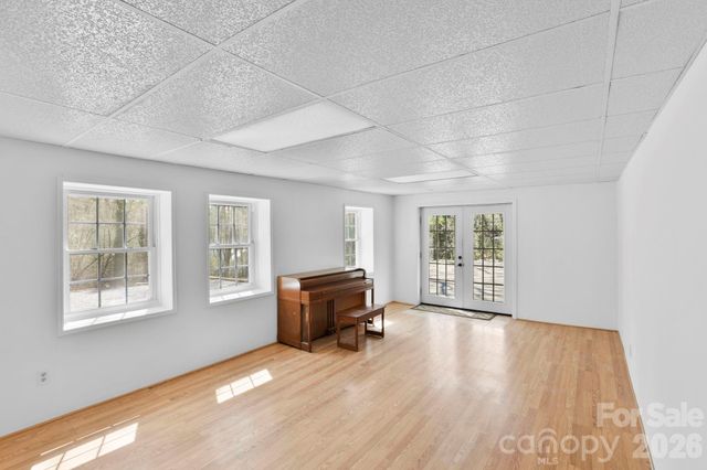 5 Country Road, Hendersonville, NC 28791