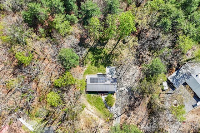 5 Country Road, Hendersonville, NC 28791