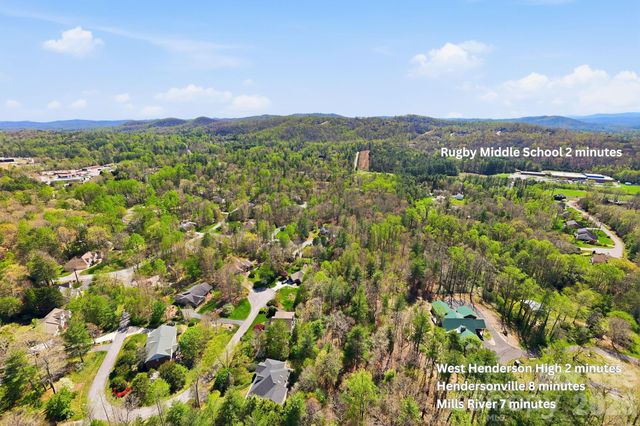 5 Country Road, Hendersonville, NC 28791