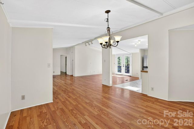 5 Country Road, Hendersonville, NC 28791
