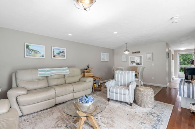 174 Lowell Road UNIT 121, Mashpee, MA 02649