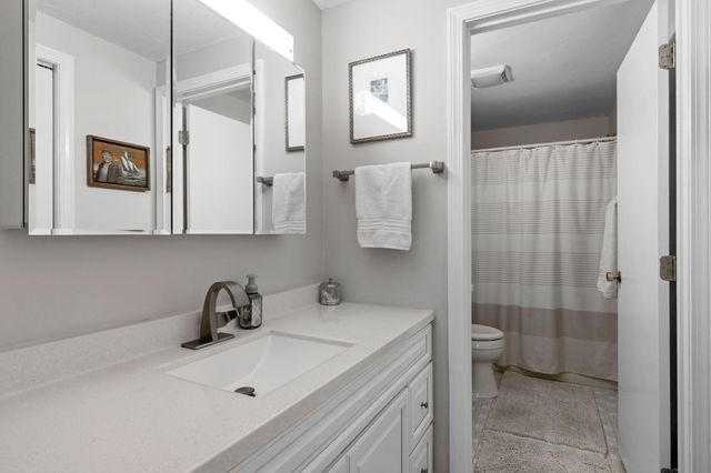 174 Lowell Road UNIT 121, Mashpee, MA 02649