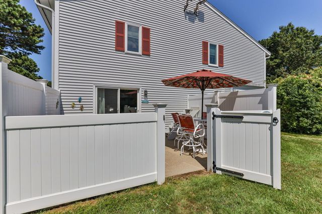 174 Lowell Road UNIT 121, Mashpee, MA 02649