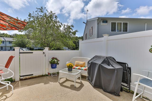 174 Lowell Road UNIT 121, Mashpee, MA 02649