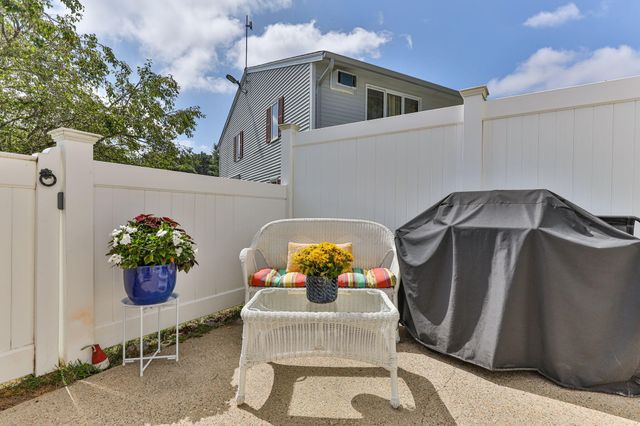 174 Lowell Road UNIT 121, Mashpee, MA 02649