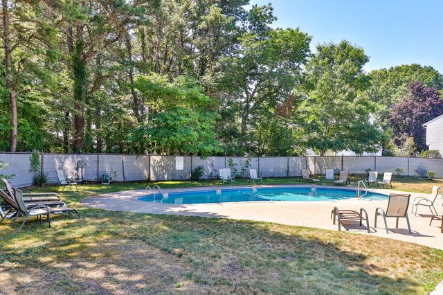 174 Lowell Road UNIT 121, Mashpee, MA 02649