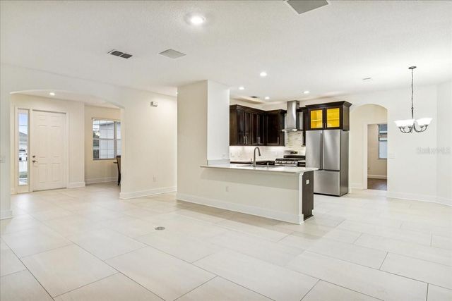 516 WALKING FERN LOOP, Deland, FL 32720