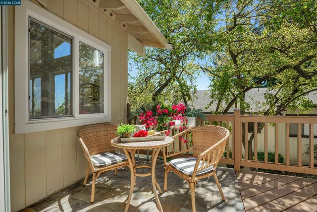 2271 Yale St, Martinez, CA 94553
