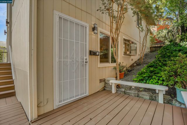 2271 Yale St, Martinez, CA 94553