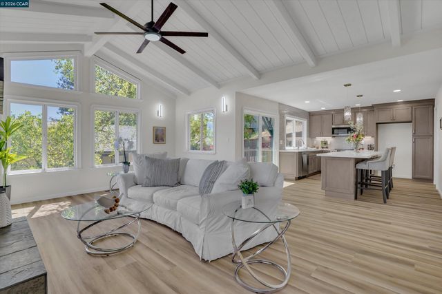 2271 Yale St, Martinez, CA 94553