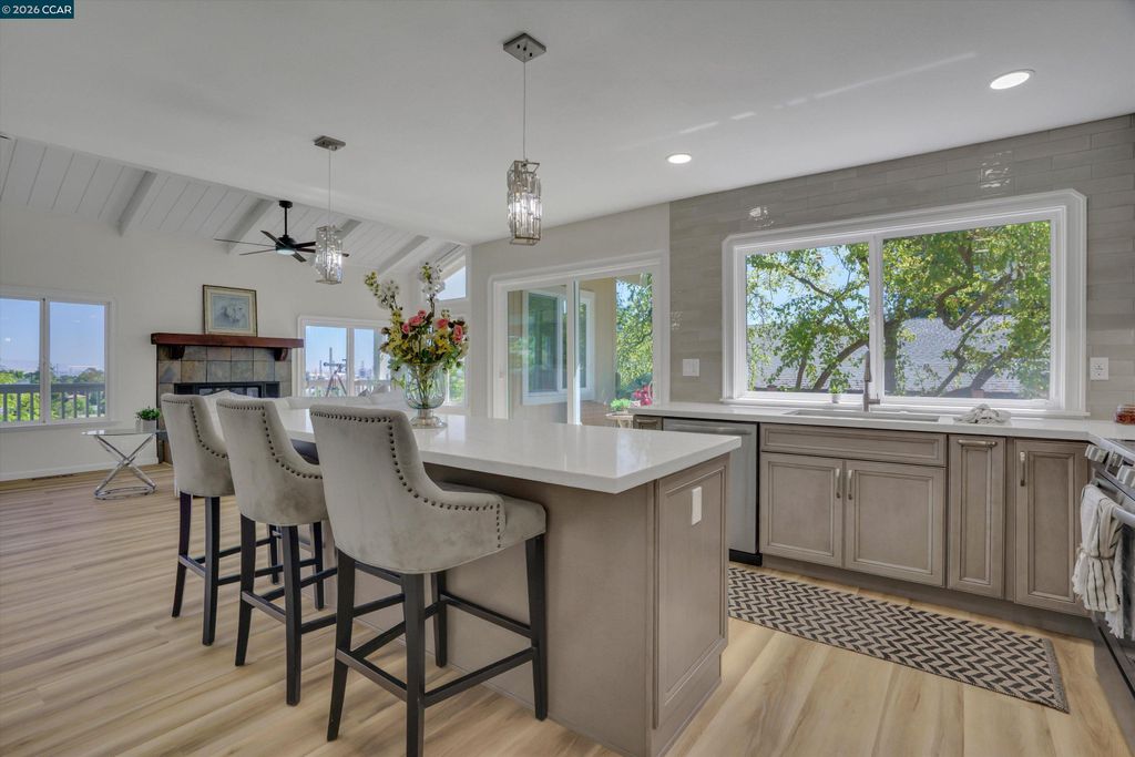 2271 Yale St, Martinez, CA 94553
