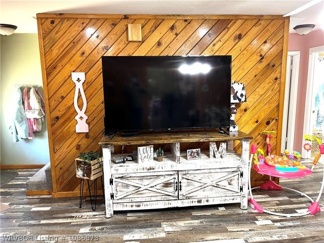 21894 Cedar Hill, Howe, OK 74940