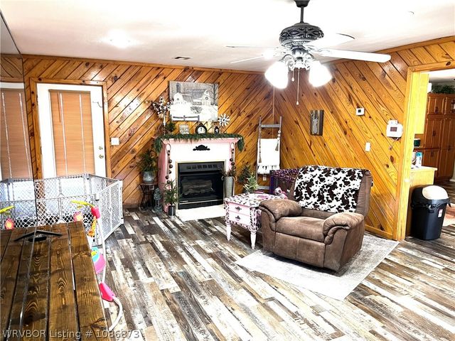 21894 Cedar Hill, Howe, OK 74940