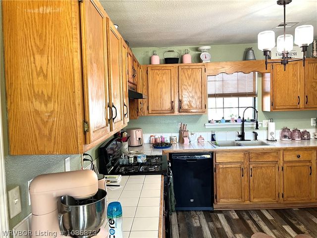 21894 Cedar Hill, Howe, OK 74940