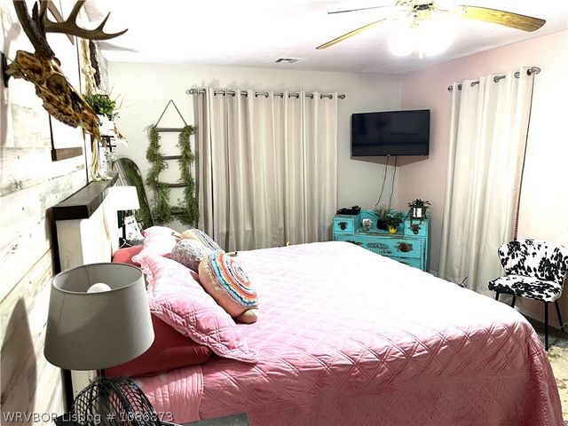 21894 Cedar Hill, Howe, OK 74940