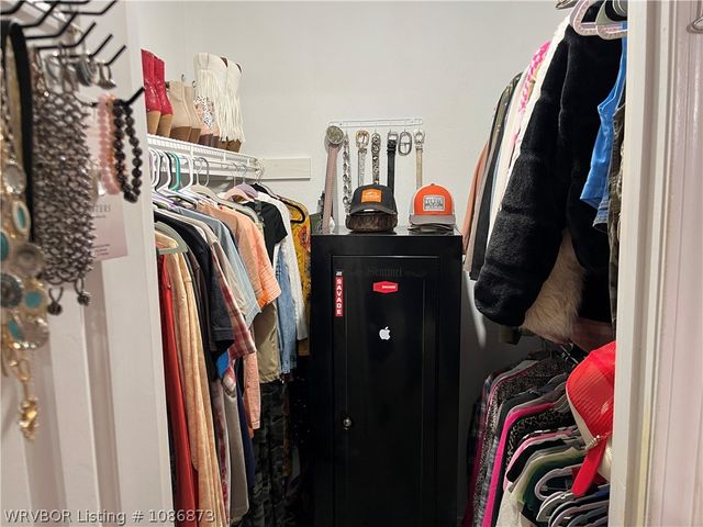 21894 Cedar Hill, Howe, OK 74940