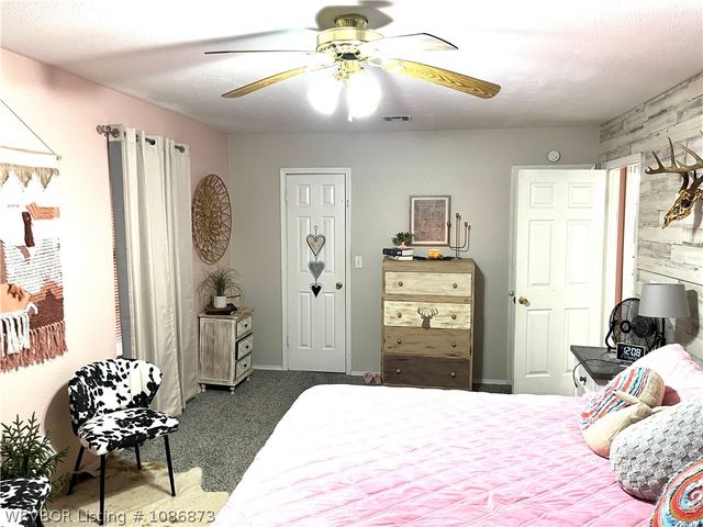 21894 Cedar Hill, Howe, OK 74940