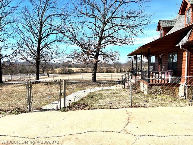 21894 Cedar Hill, Howe, OK 74940
