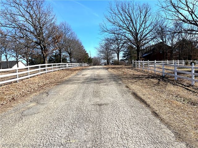 21894 Cedar Hill, Howe, OK 74940